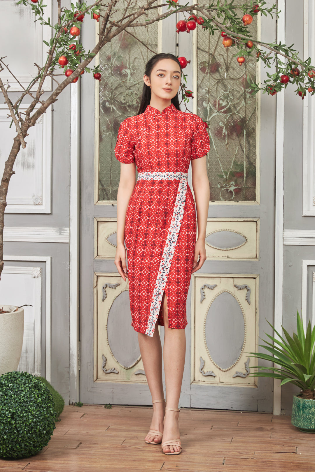 Sunrise Buttoned-sleeve Dress