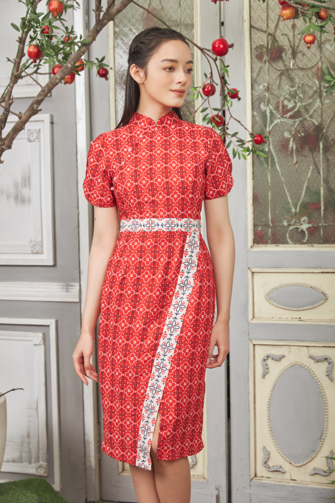 Sunrise Buttoned-sleeve Dress