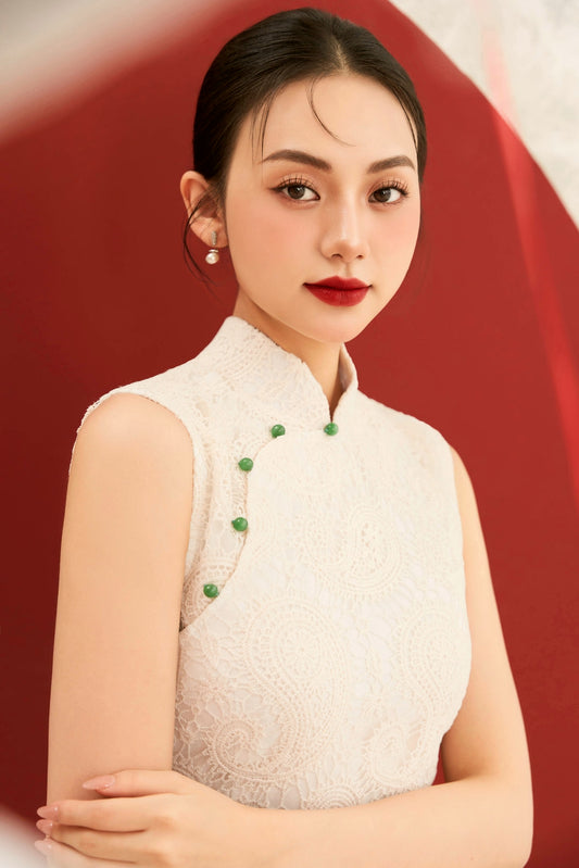 Cleo Lace Peplum in Ivory